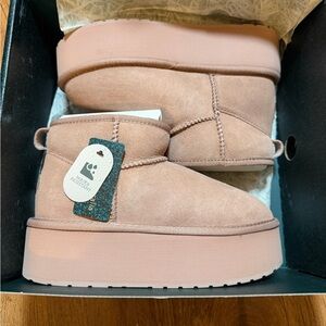 NWT EMU Stinger Micro Flatform Cameo Rose Size 7 Brand New